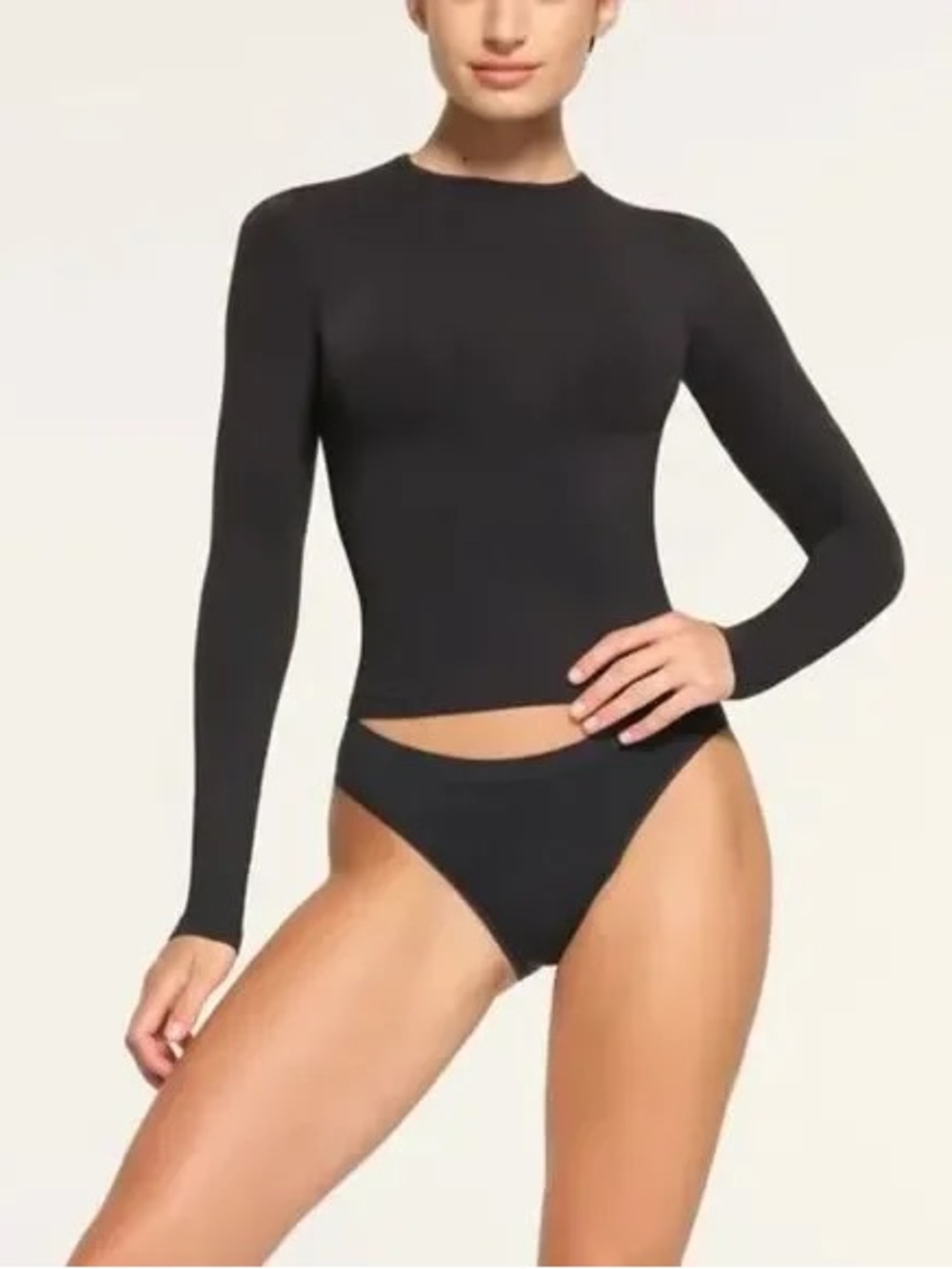 Soft smoothing seamless long sleeve color eclipse